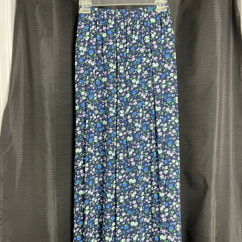 Maxi skirt with Slits